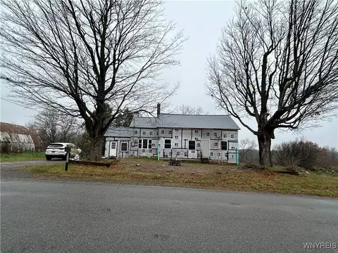 4160 Green Bay Rd, Warsaw, NY 14569