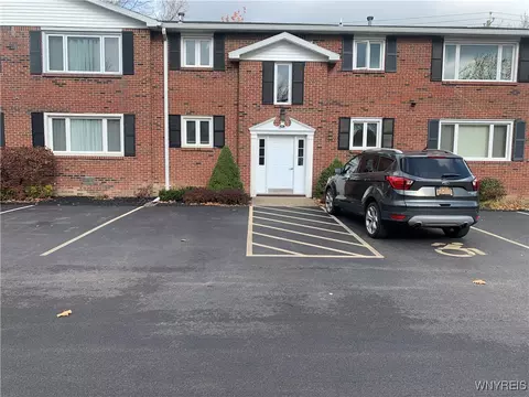1051 Reserve Rd #5, West Seneca, NY 14224