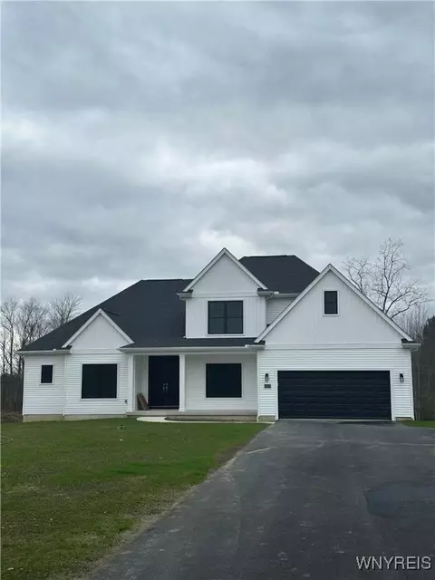 4450 Transit Rd, Orchard Park, NY 14127