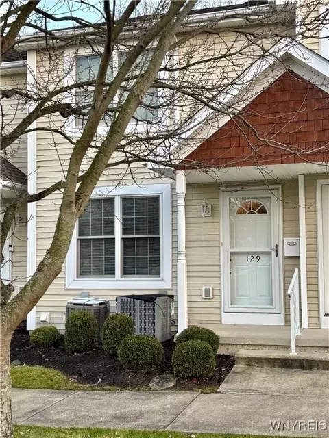 129 Olde Stone Ln, Lancaster, NY 14086