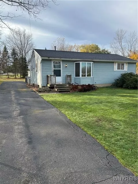 4017 Monroe Ave, Hamburg, NY 14075