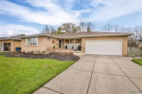 55 Fairways Blvd, Amherst, NY 14221