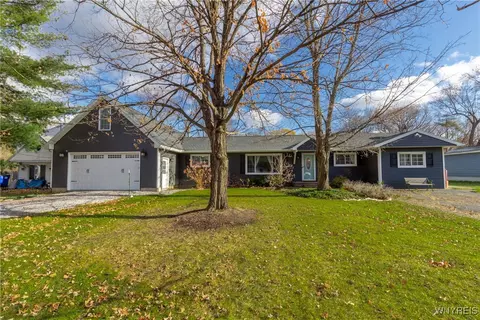 315 Miller Rd, Getzville, NY 14068