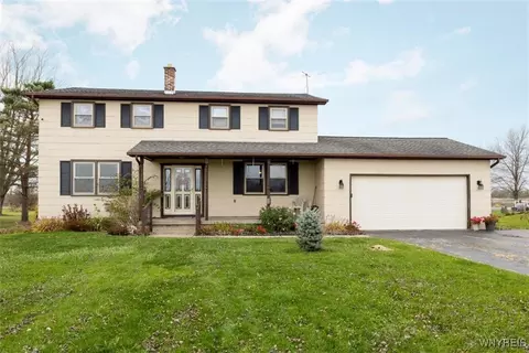 6628 Errick Rd, Wheatfield, NY 14120