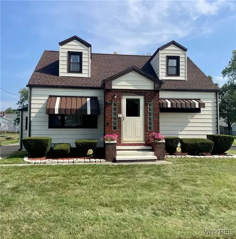 31 Ontario Dr, Cheektowaga, NY 14225