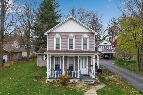 63 S Grove St, Aurora, NY 14052