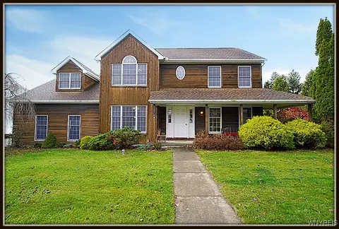 20 Cove Holw, West Seneca, NY 14224