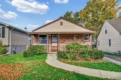 34 Colonial Dr, Tonawanda, NY 14150