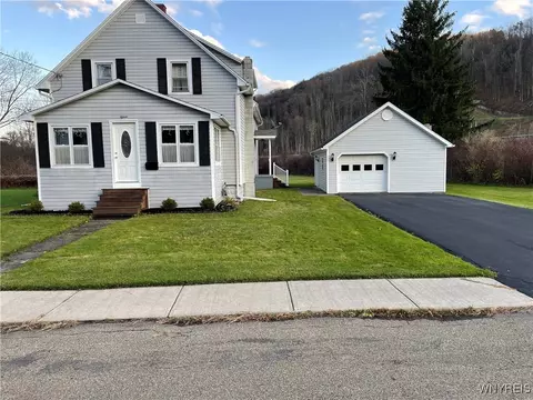 15 Smith St, Salamanca, NY 14779