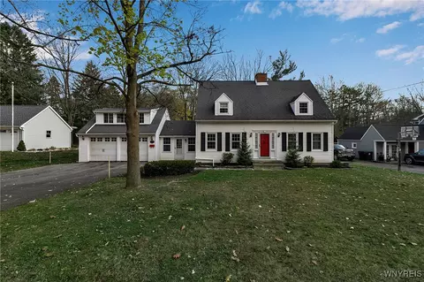 145 Chauncey Ln, Orchard Park, NY 14127