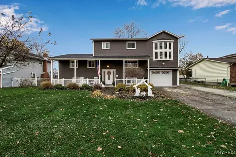 430 West Ln, Lewiston, NY 14092