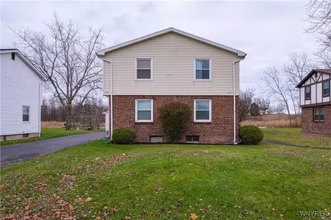425 Kaymar Dr, Amherst, NY 14228