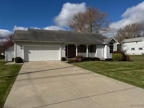 6610 Eden Rd, Hamburg, NY 14075