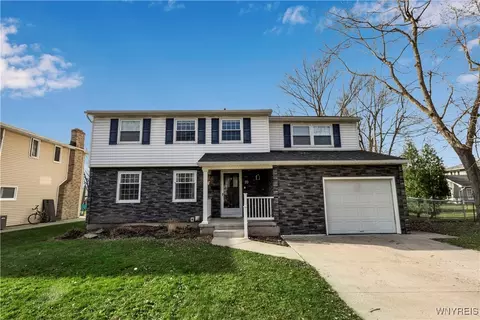 70 Rockdale Dr, Amherst, NY 14228