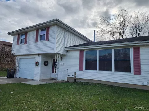 89 Kennedy Dr, Lackawanna, NY 14218