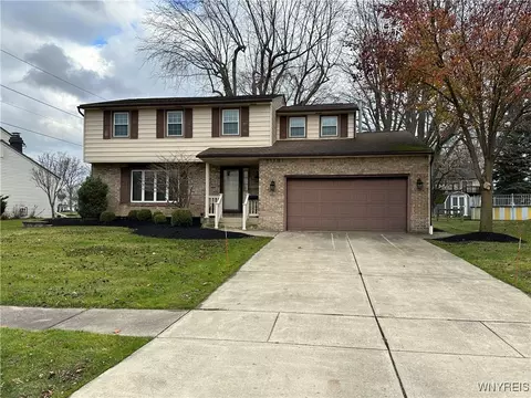 11 Sunrise Ter, West Seneca, NY 14224