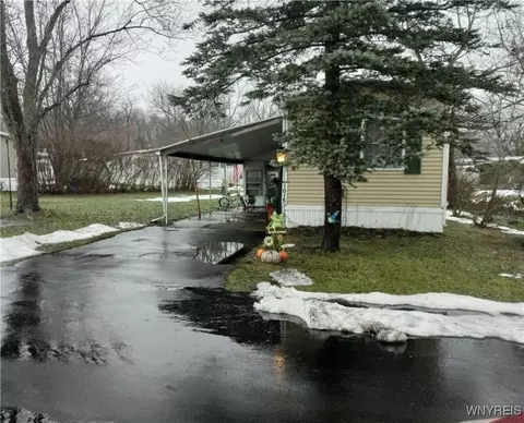 1015 Wish Cir, East Aurora, NY 14052