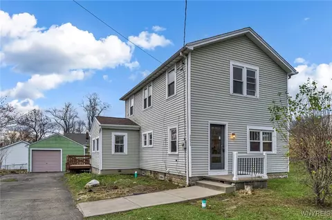 2636 Hawthorne Ave, Hamburg, NY 14075