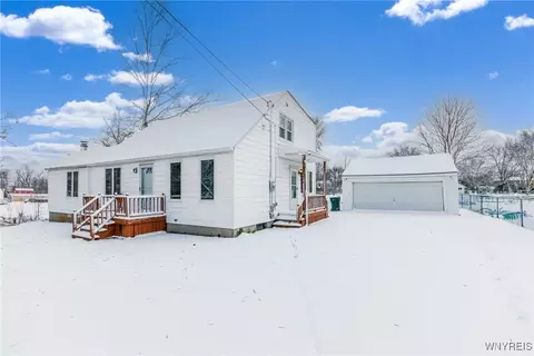 6321 Ward Rd, Wheatfield, NY 14132