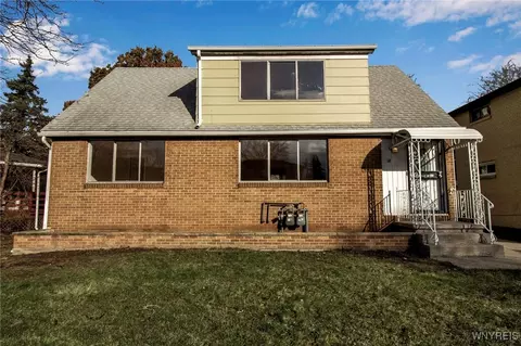 18 Doyle Ct, Cheektowaga, NY 14225