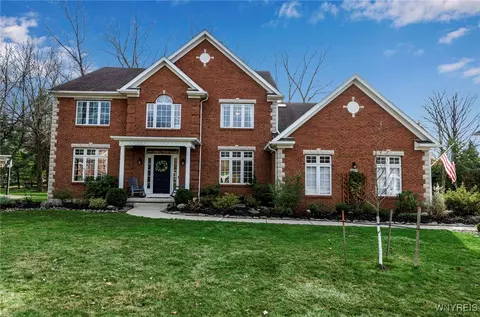 6682 Westminster Dr, East Amherst, NY 14051
