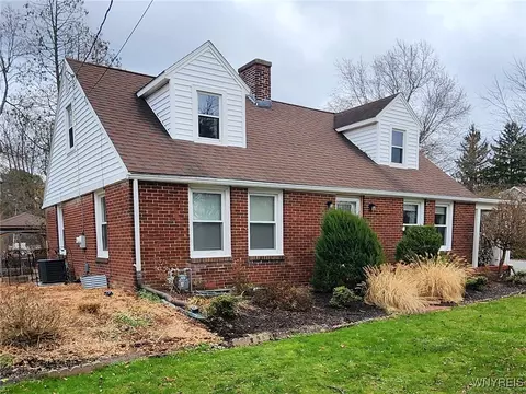 931 N Blossom Rd, Elma, NY 14059