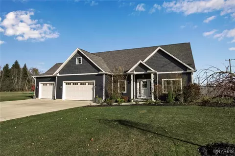 9 Rauch Dr, Springville, NY 14141