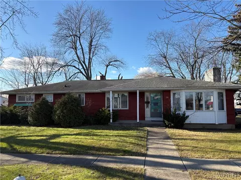 74 Glenhurst Rd, Tonawanda, NY 14150