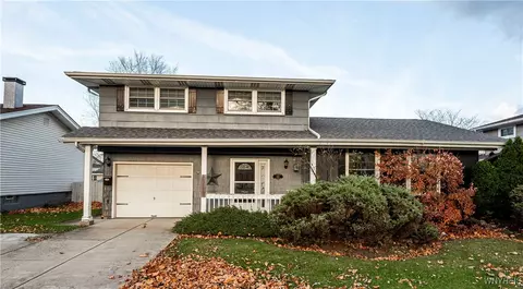 105 Dalewood Dr, Amherst, NY 14228