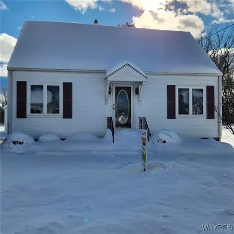 91 E Milnor Ave, Lackawanna, NY 14218