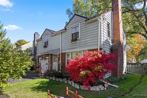 121 Martha Pl, Hamburg, NY 14075
