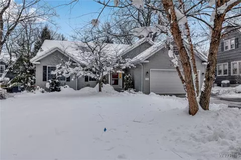 776 E Fillmore Ave, Aurora, NY 14052