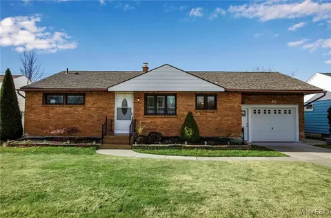 129 Imperial Dr, Amherst, NY 14226