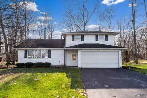 7176 Lincoln Ave, Lockport, NY 14094