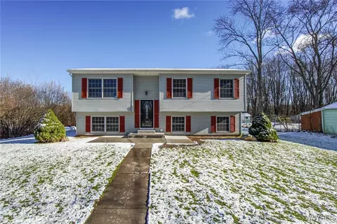 4275 Purdy Rd, Lockport, NY 14094