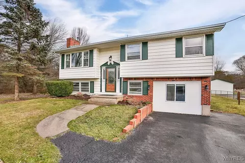 3729 Beebe Rd, Newfane, NY 14108