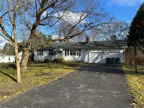5055 Hillcrest Dr, Clarence, NY 14031