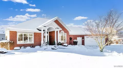 6024 Corinne Ln, Clarence Center, NY 14032
