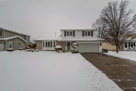 136 Palmdale Dr, Amherst, NY 14221