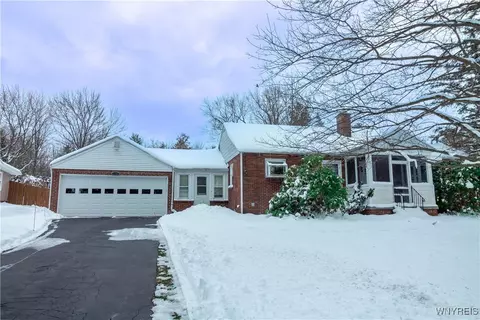 6615 Gartman Rd, Orchard Park, NY 14127