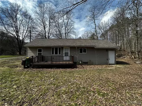 9183 State Rd, Colden, NY 14033
