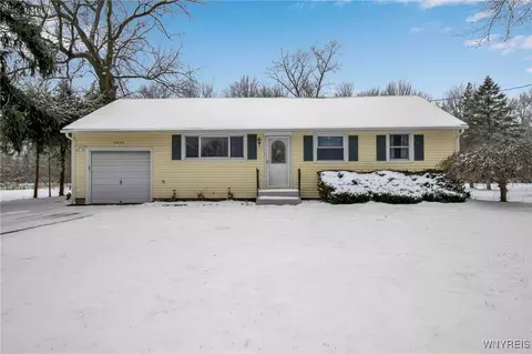 3646 Harris Ave, Ransomville, NY 14131