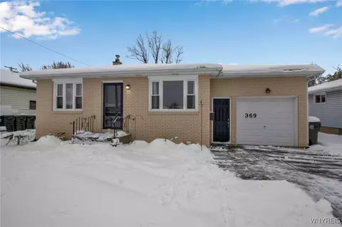 369 N Creek Dr, Depew, NY 14043