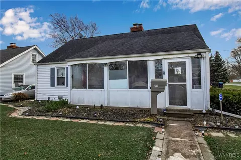 1495 E Park Rd, Grand Island, NY 14072