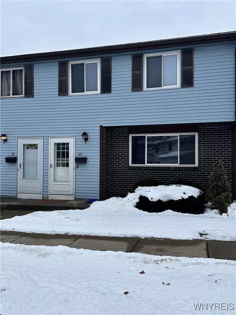 69 Parkview Ct, Lancaster, NY 14086