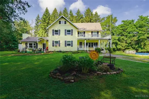 4390 Tonawanda Creek Rd, East Amherst, NY 14051