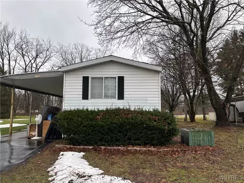 1043 Wish Cir, East Aurora, NY 14052