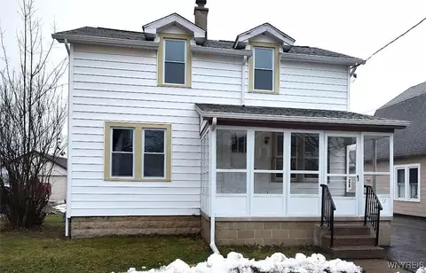 17 Woodward Ave, Evans, NY 14006