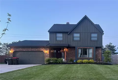 88 Pheasant Run Ln, Lancaster, NY 14086