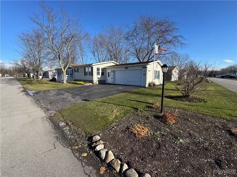 6253 Corwin Sta, Newfane, NY 14108